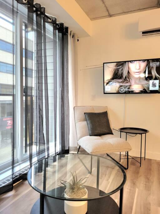 Condo Moderne, Centre-Ville Piscine, Terrasse, Gym Québec Buitenkant foto